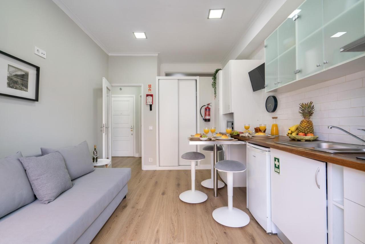 Host Wise - Modern Flats With Stunning Terrace Or Balcony - Central Location ポルト エクステリア 写真